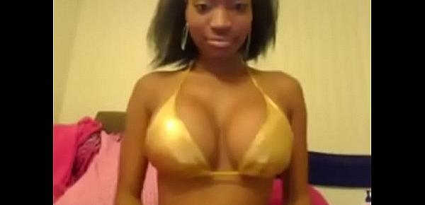  sexy black girl with big nipples gives cam show